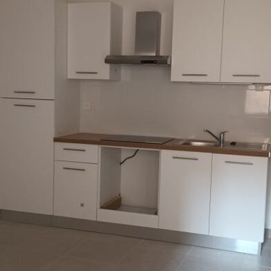 Appartement 3 pièces 676 €