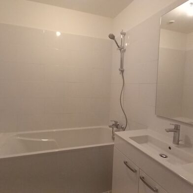 Appartement 3 pièces 676 €