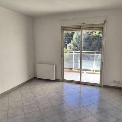 Appartement 1 pièces 700 €