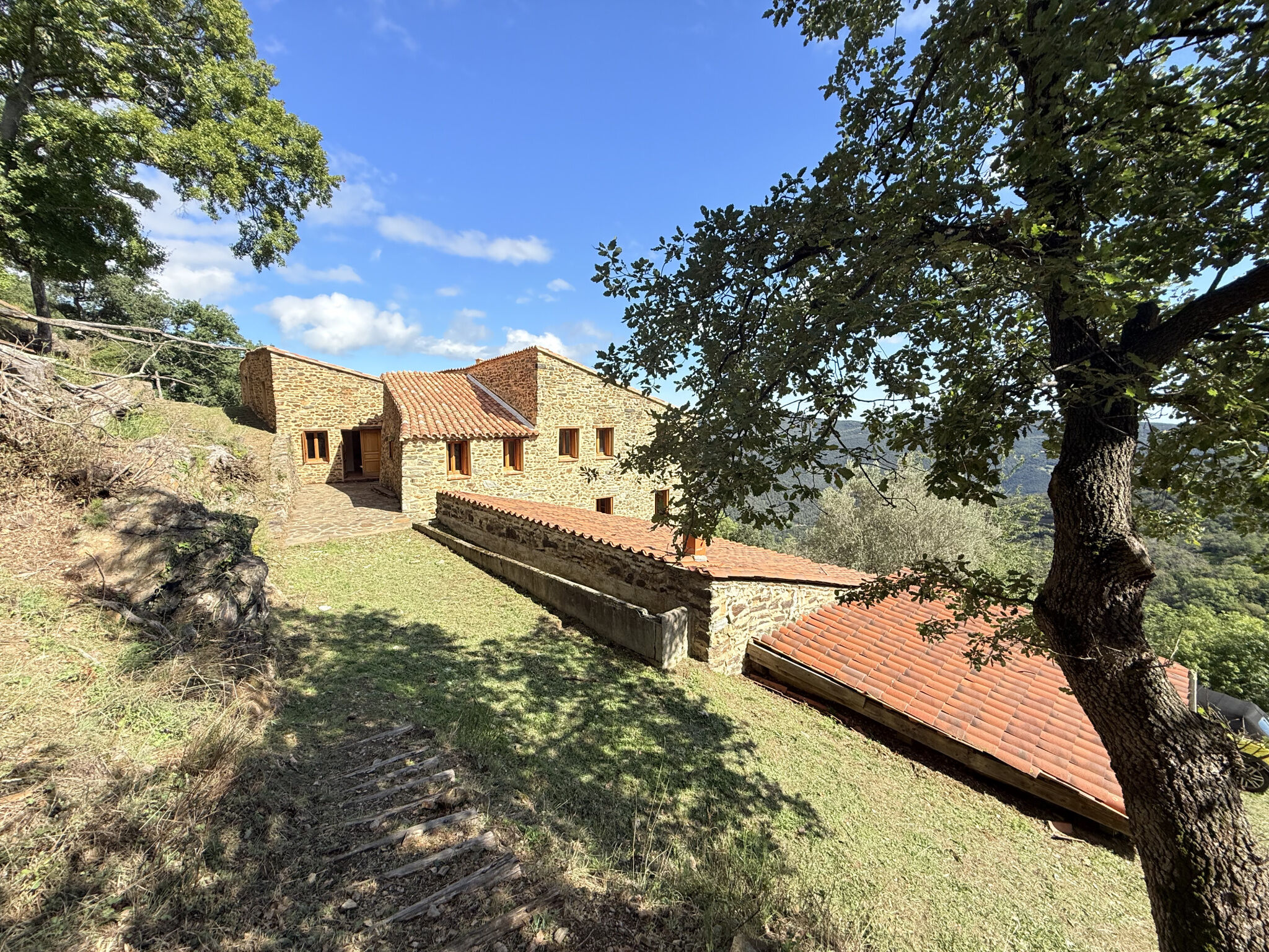 Villa / Maison  T13 à vendre Montbolo 66110