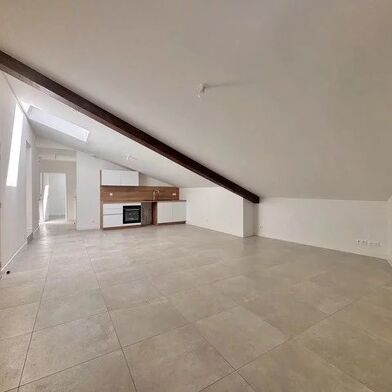 Appartement 3 pièces 750 €