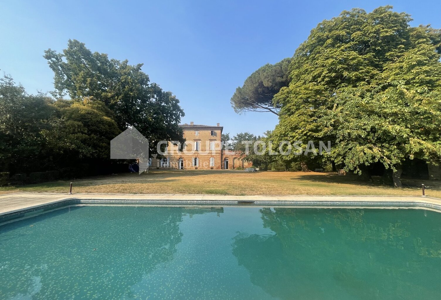 Château — photo 1