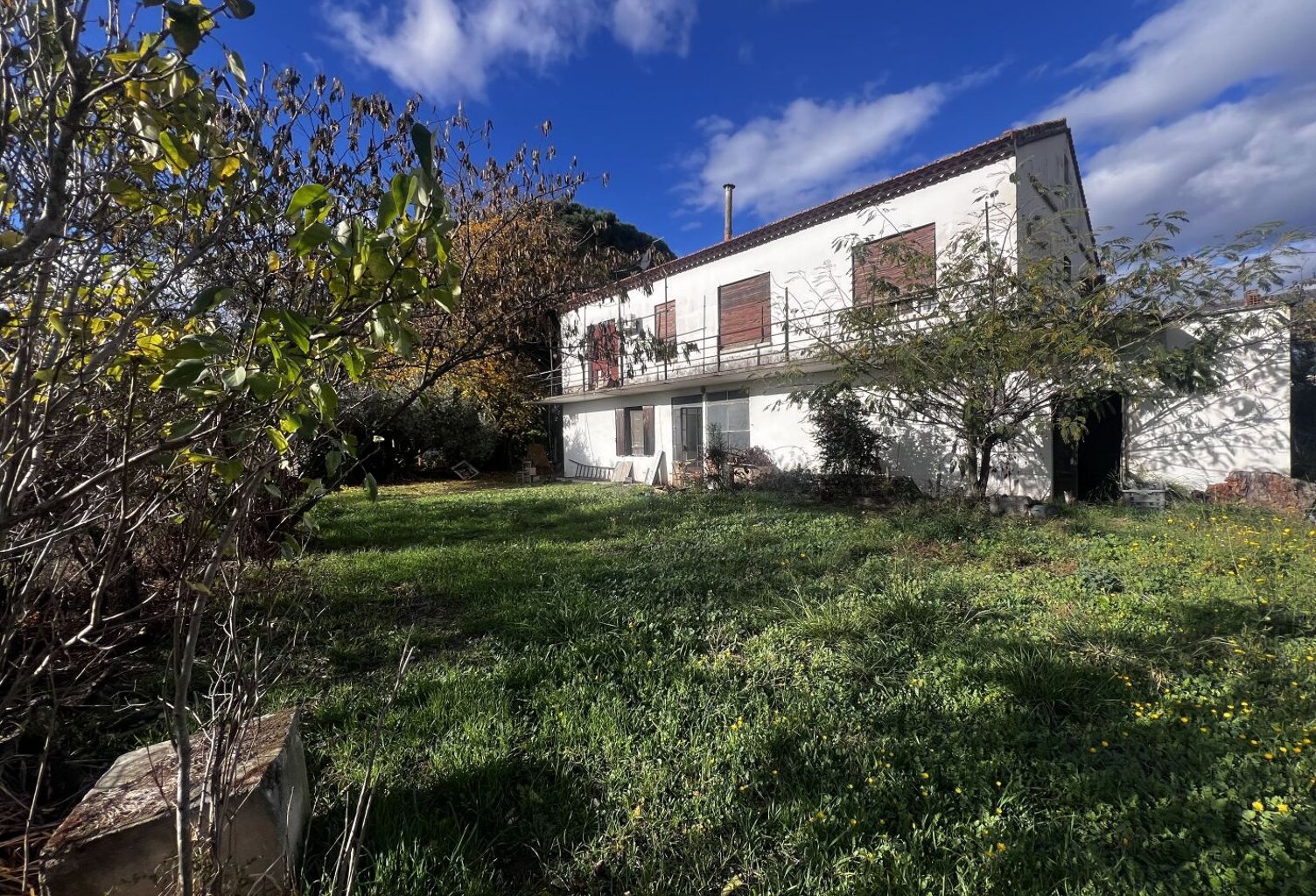 Villa PROCHE CENTRE — photo 1