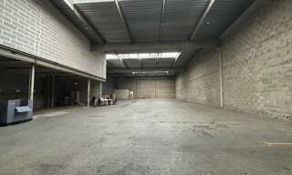 Commerce  1150 m² à louer à Chassieu (69680)