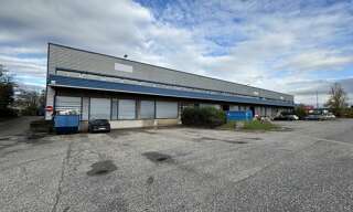 Commerce  1150 m² à louer à Chassieu (69680)