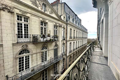 Bureau 8 pièces 660000 €