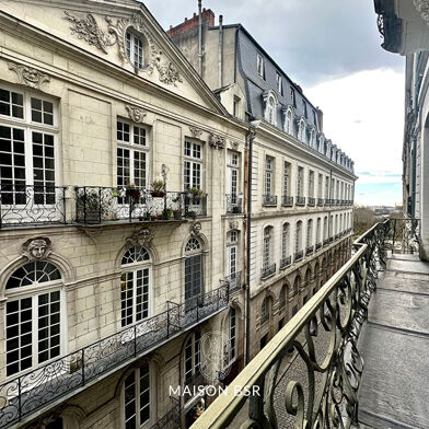 Bureau 8 pièces 660000 €