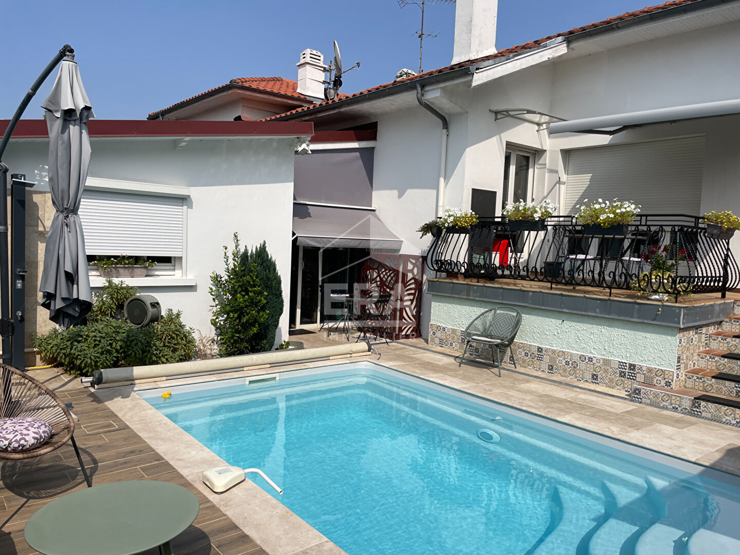 Villa / Maison  T7 à vendre Gelos 64110