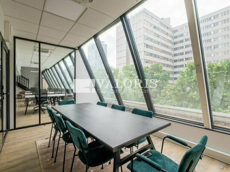 BUREAUX à LOUER — photo 1
