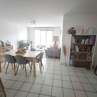 Appartement 3 pièces 760 €