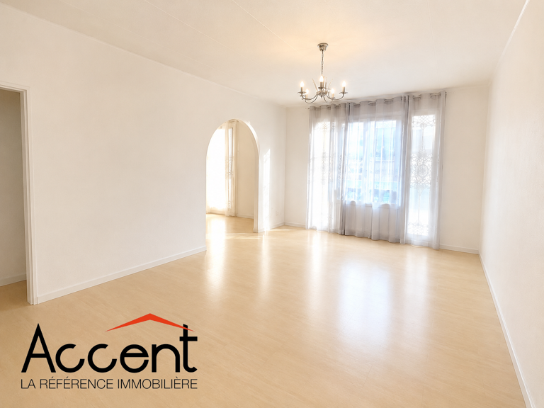 À VENDRE   BEL APPARTEMENT T4 TRANSFORMÉ EN T3   82 m2   GARAGE & CAVE — photo 1