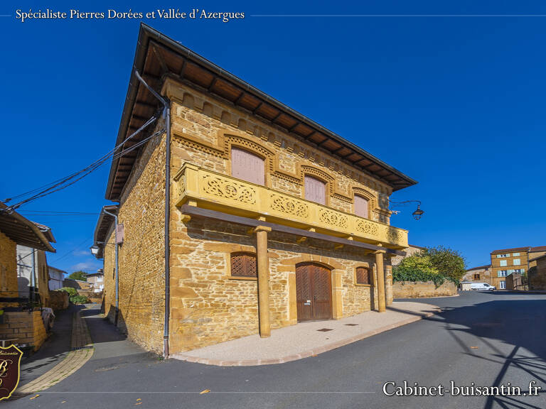 Cachet en centre bourg avec cour — photo 1