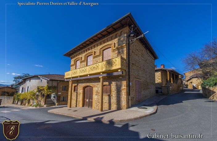 Cachet en centre bourg avec cour — photo 2