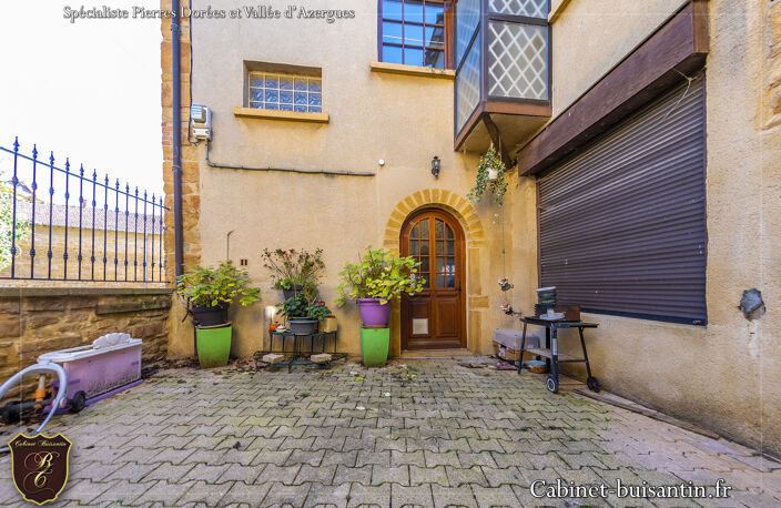 Cachet en centre bourg avec cour — photo 3