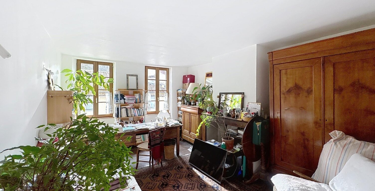 À visiter rapidement  maison de village rénovée — photo 1