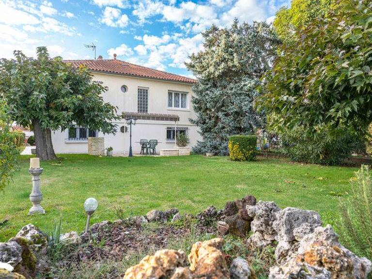 Maison de ville de 7 pièces principales — photo 1