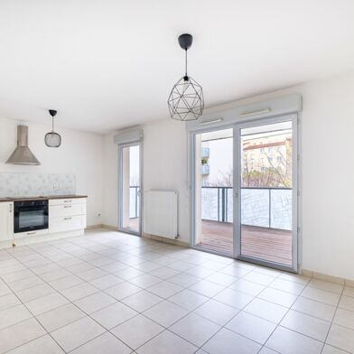 Appartement 3 pièces 215660 €