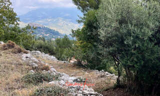 Terrain  1238 m² à vendre à Carros (06510)