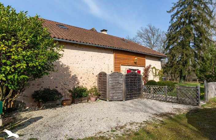 Maison en pierre de 7 pièces principales — photo 2