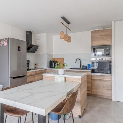 Appartement 3 pièces 239625 €