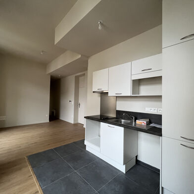 Appartement 3 pièces 696 €