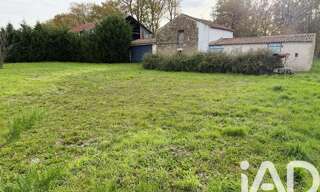 Terrain  684 m² à vendre à La Ferrière-en-Parthenay (79390)