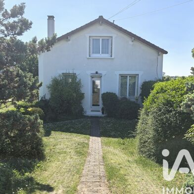 Maison 6 pièces 2100 €