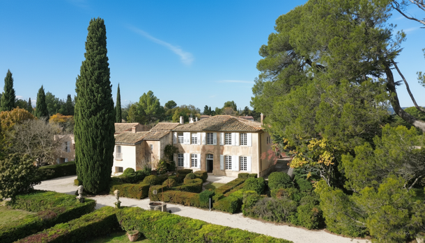 Villa / Maison 10 pièces  à vendre Aix-en-Provence 13100