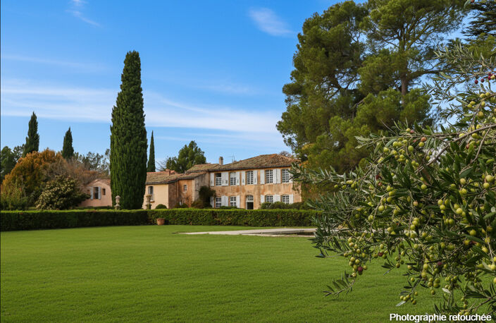 AIX EN PROVENCE - PROCHE CENTRE VILLE - BASTIDE 18EME - 400 M2- ANNEXE 150 M2 -PISCINE - PARC 2HA — photo 2