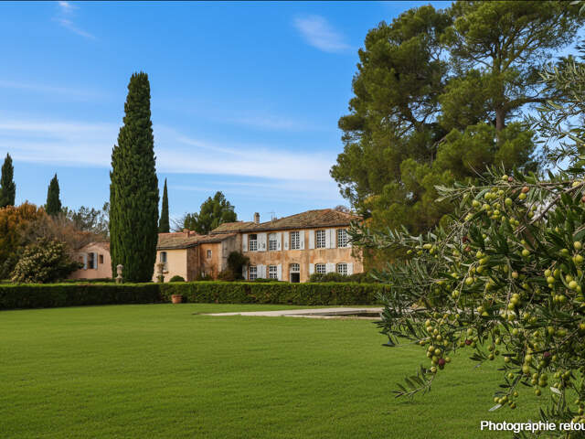 AIX EN PROVENCE - PROCHE CENTRE VILLE - BASTIDE 18EME - 400 M2- ANNEXE 150 M2 -PISCINE - PARC 2HA — photo du bien