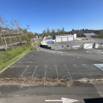 Local industriel  4200 €