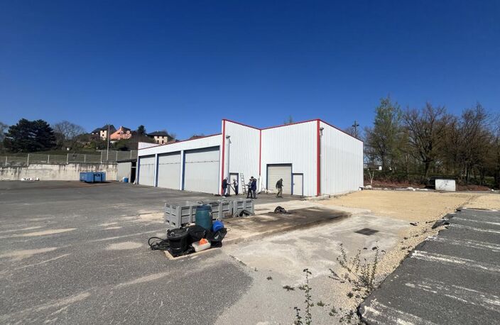 À LOUER – ensemble de dépôts accolés de 557 m² au total – Accès poids lourds – Rond-point de la Gineste, Rodez — photo 3