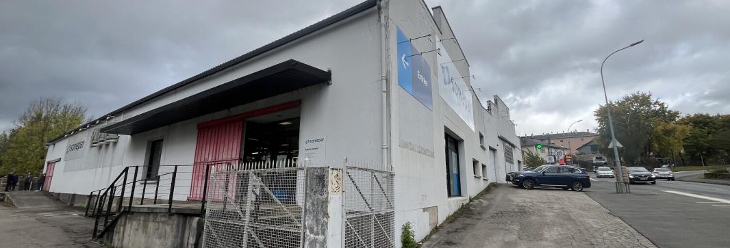 Local industriel  697 m² à louer à Rodez (12000)