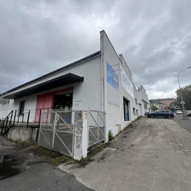 Local industriel  4518 €