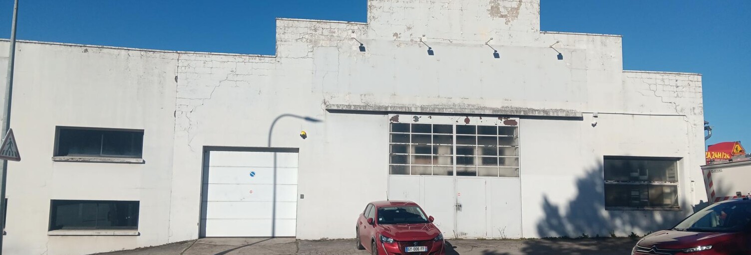 Local industriel  697 m² à louer à Rodez (12000)