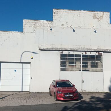 Local industriel  4518 €