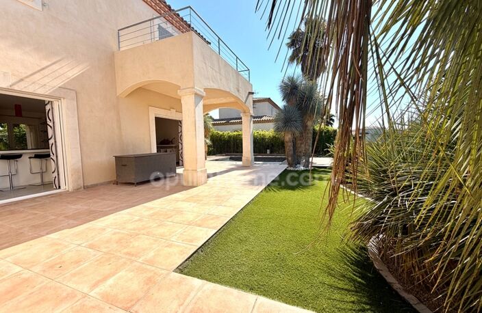 Marina individuelle traversante – 6 pièces – 165 m² – Terrain 700 m2 — photo 2