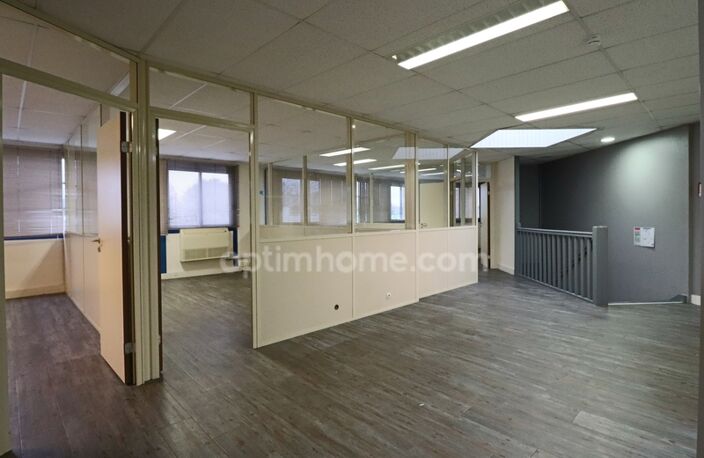 À LOUER – Local d’activité avec bureaux – 250 m² – Croissy-Beaubourg (77) — photo 2