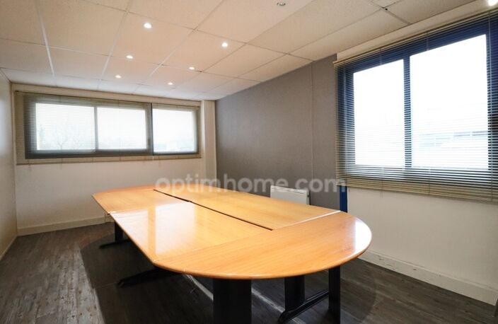 À LOUER – Local d’activité avec bureaux – 250 m² – Croissy-Beaubourg (77) — photo 3