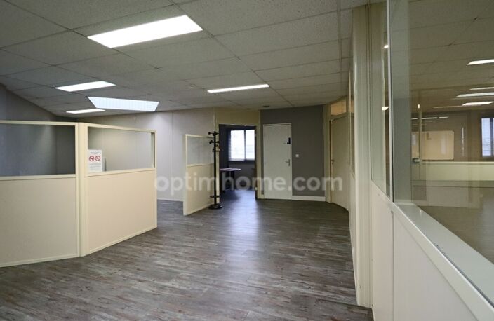 À LOUER – Local d’activité avec bureaux – 250 m² – Croissy-Beaubourg (77) — photo 5