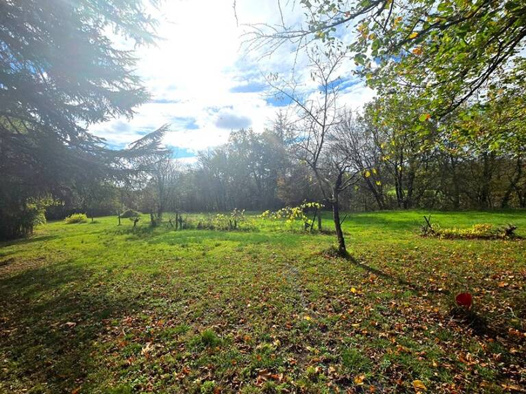 MAGNIFIQUE TERRAIN DANS UN PARC AU DESSUS DU GOLF DE FIAC — photo 1