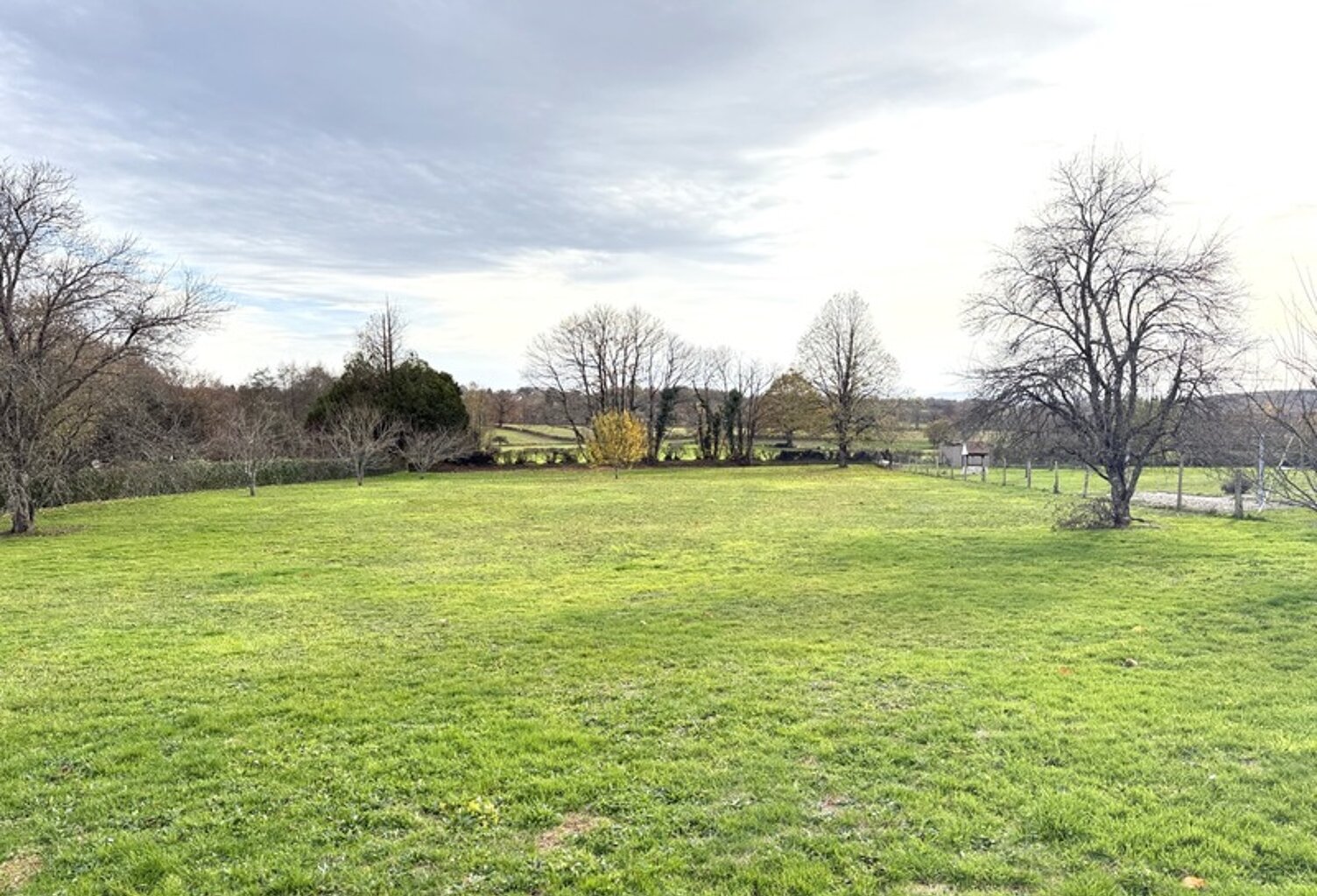 EN EXCLUSIVITE ! Terrain constructible de 2347m² à vendre 19 900 € — photo 1