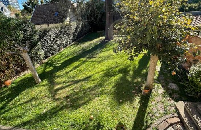 MAISON BORDEAUX PRIMROSE — photo 2