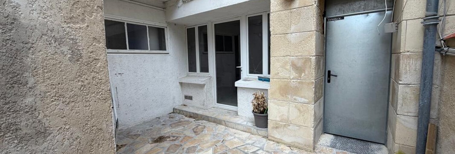 Immeuble  303 m² à vendre à Saintes (17100)