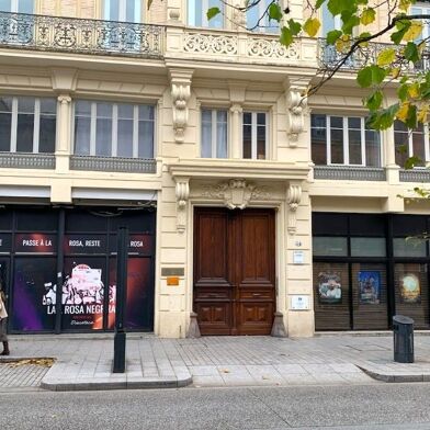 Commerce  346500 €