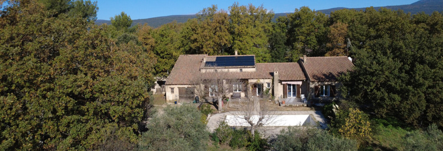 Maison 9 Pièces 243 m² à vendre à Saint-Saturnin-lès-Apt (84490)