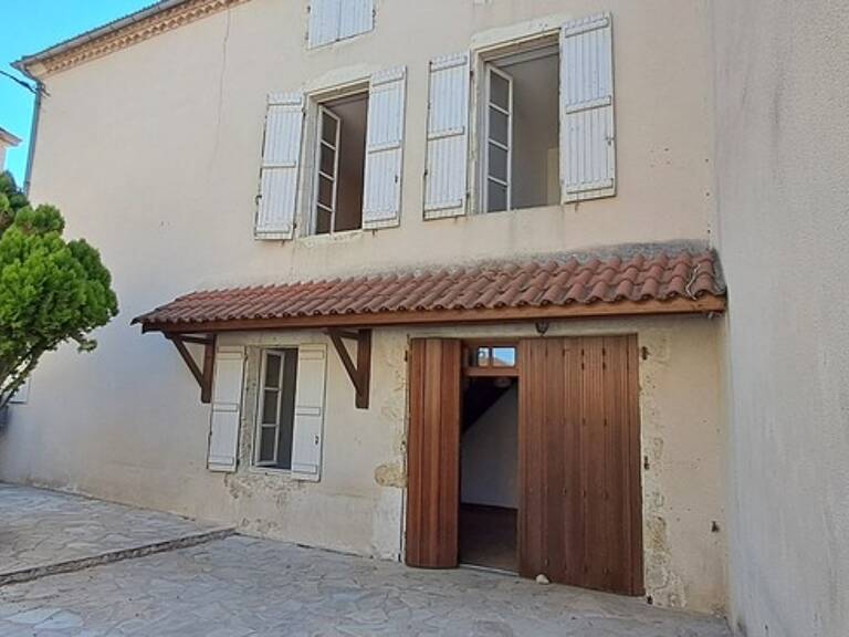 GONDRIN, MAISON EN PIERRE  AVEC COUR COMPRENANT DEUX LOGEMENTS DE 5 ET 6 PIECES — photo 1