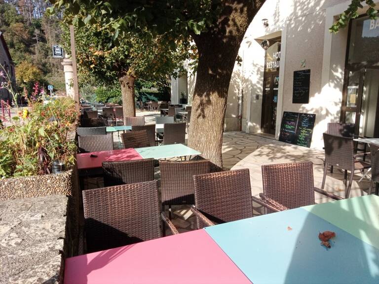 ALZON (30) À VENDRE – Fonds de commerce Hôtel – Restaurant – Bar — photo 1