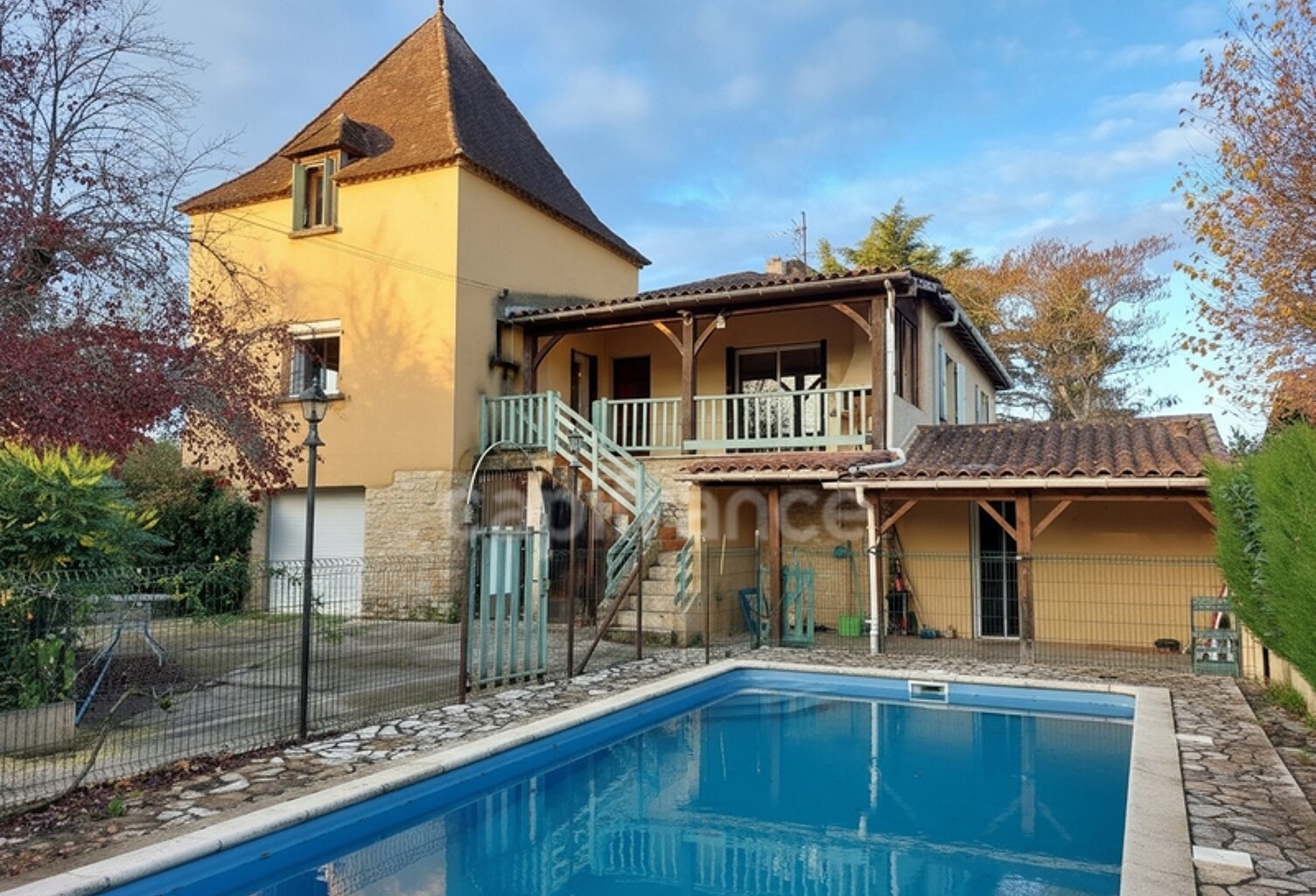 A vendre, Maison de 230m² à Saint-Cyprien avec maison d'habitation et deux gîtes et piscine — photo 1