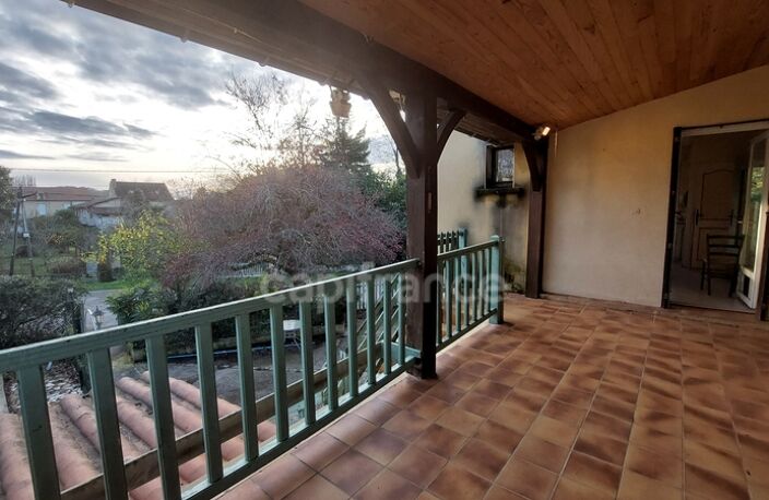 A vendre, Maison de 230m² à Saint-Cyprien avec maison d'habitation et deux gîtes et piscine — photo 3